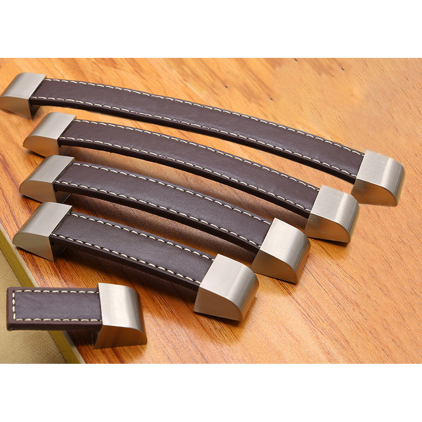 Set of 4 leather handles (96 mm, dark brown, metal endpiece)