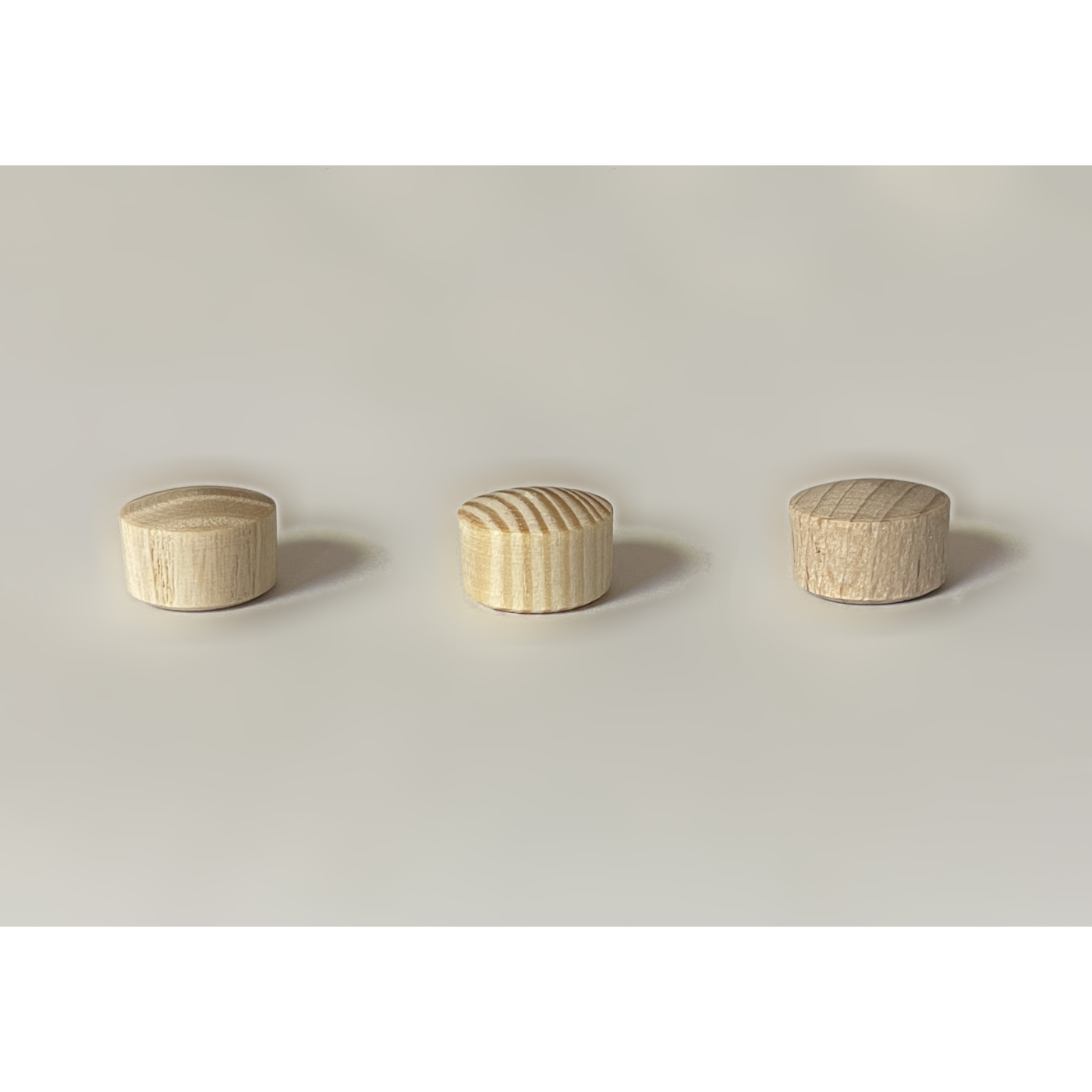 Set van 30 houten knopjes, buttons (10x10 mm, beukenhout)