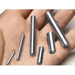 Set of 30 cylinder shaped rods (8.0x25 mm, stainless steel 304)