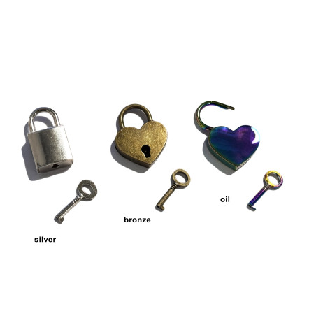 Padlock with key (heart shape, bronze color)