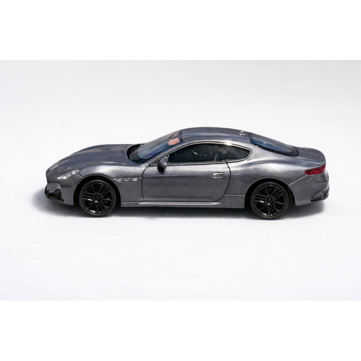Model w skali Masarati Granturismo Folgore (skala 1:43, ok.