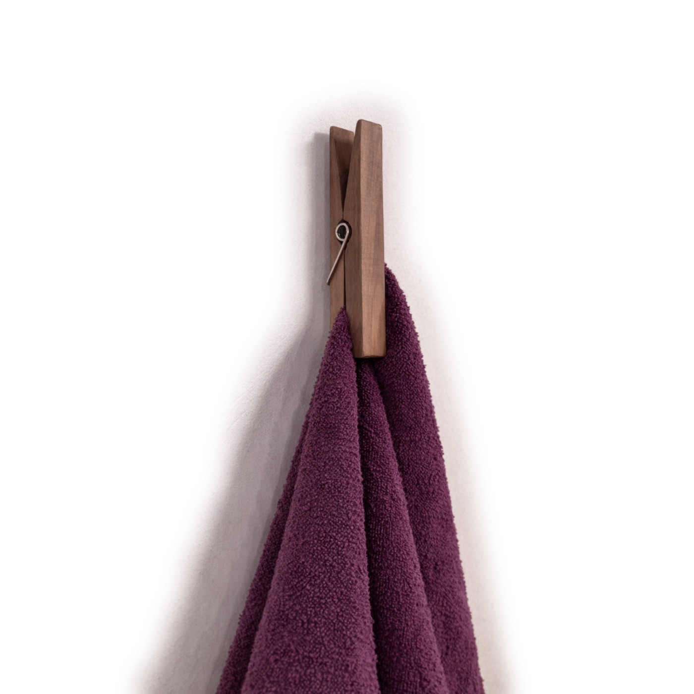 Oversized walnut wooden clothes peg (wall hanger, size 2: 22 cm