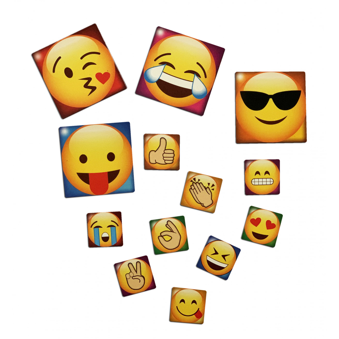 Conjunto de 65 emoticons imãs de geladeira