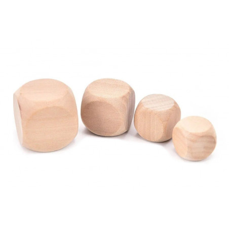 Set of 100 wooden cubes (dice), size: medium (16 mm)